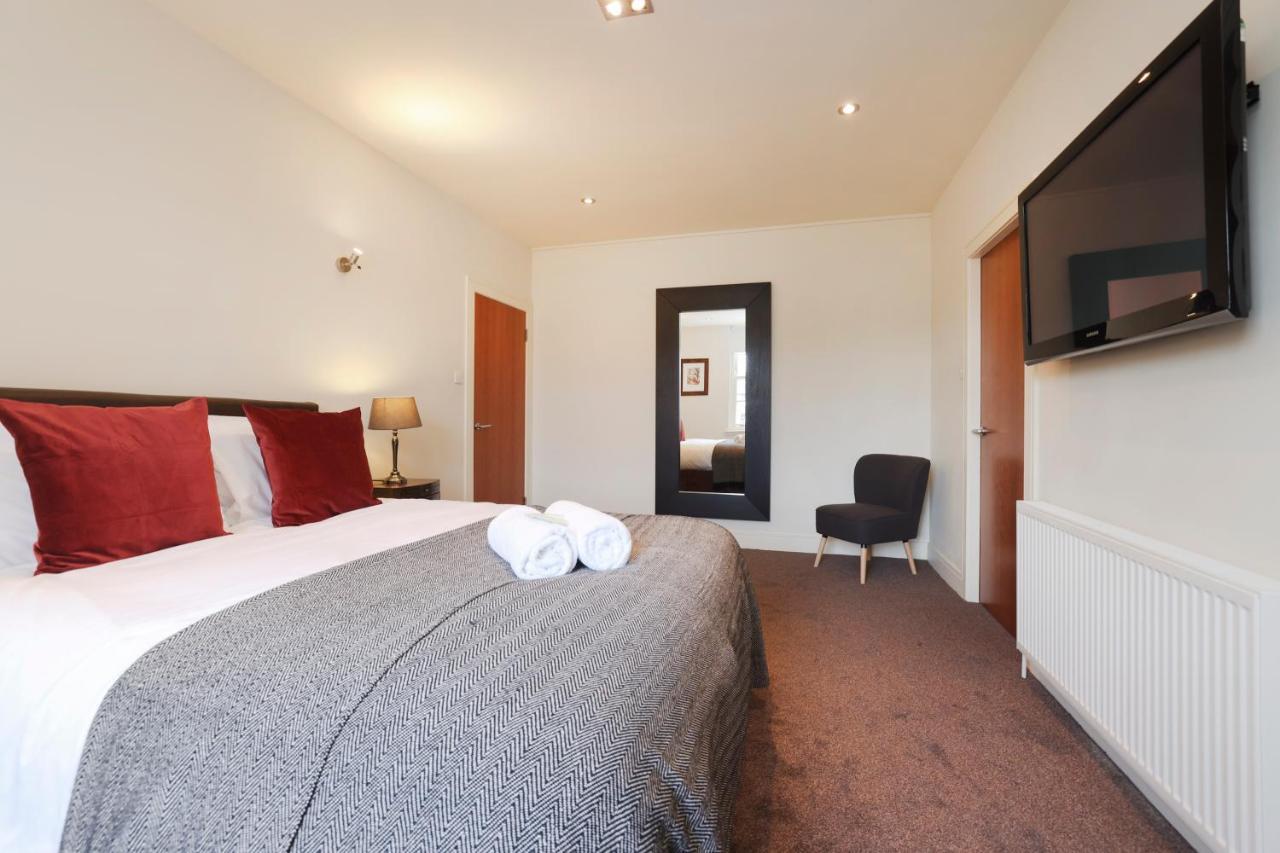 Joivy Spacious 2 Bed,2 Bath Flat, Free Parking And Rooftop Terrace Edinburgh Exterior photo