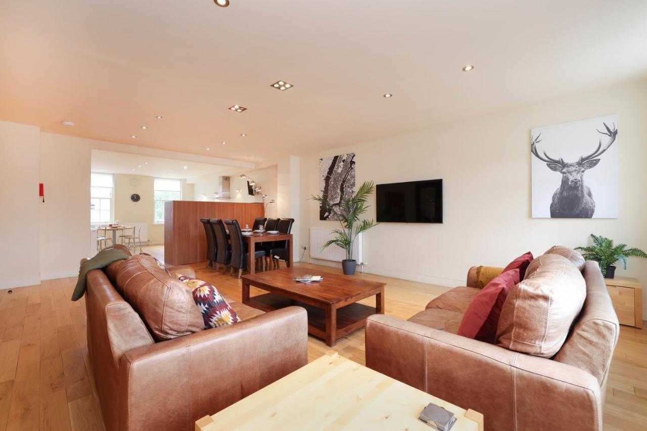 Joivy Spacious 2 Bed,2 Bath Flat, Free Parking And Rooftop Terrace Edinburgh Exterior photo