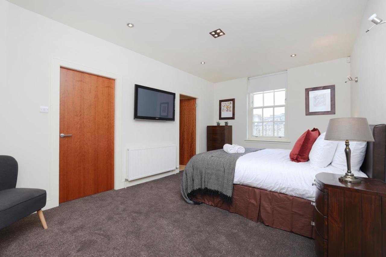 Joivy Spacious 2 Bed,2 Bath Flat, Free Parking And Rooftop Terrace Edinburgh Exterior photo